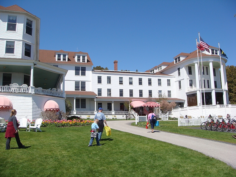 192 Memorial Day [2008 May 23].JPG - Scenes from Mackinac Island.